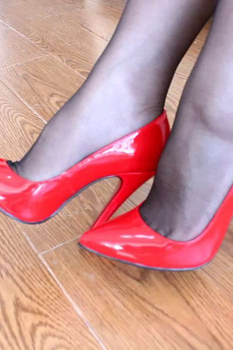 红色高跟配黑丝很性感[细高跟视频]ID0057 Yummy高跟鞋视频13.mp4